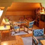 Appartement In Near Lift