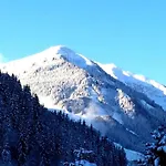 In Near Lift * Flachau